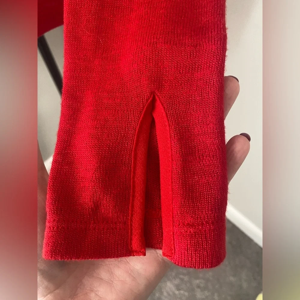 Sanctuary Women’s Red V-Neck Sweater in Size XS❤️